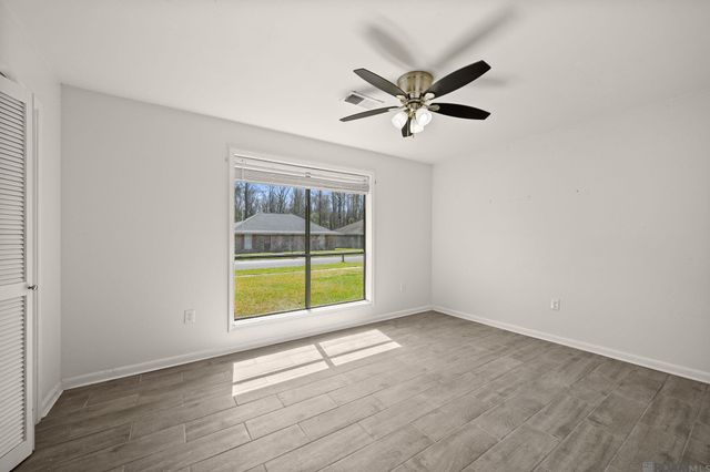 9715 Hardwood Dr, Baton Rouge, LA 70818