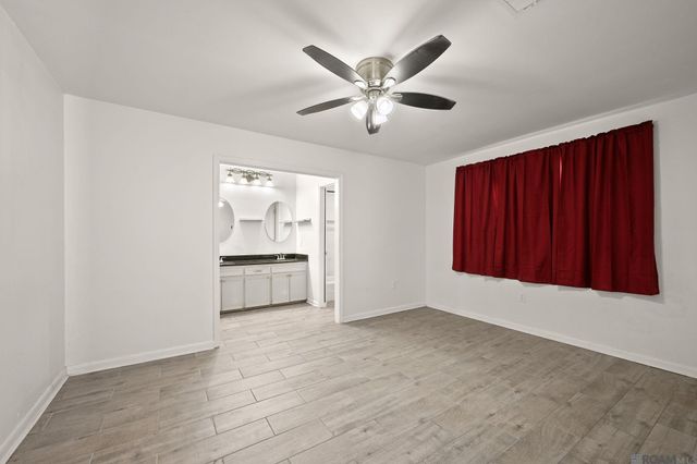 9715 Hardwood Dr, Baton Rouge, LA 70818