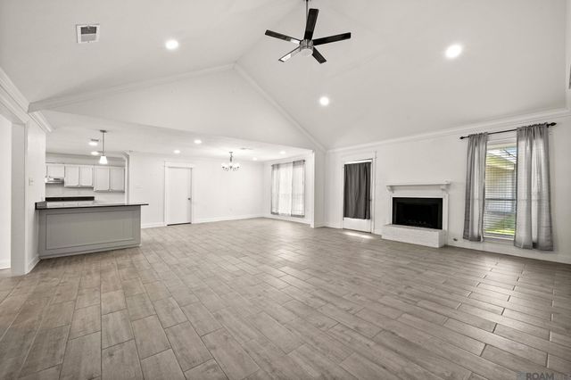 9715 Hardwood Dr, Baton Rouge, LA 70818