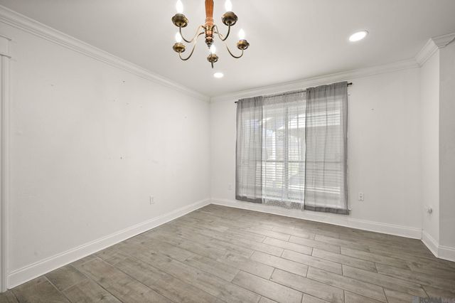 9715 Hardwood Dr, Baton Rouge, LA 70818