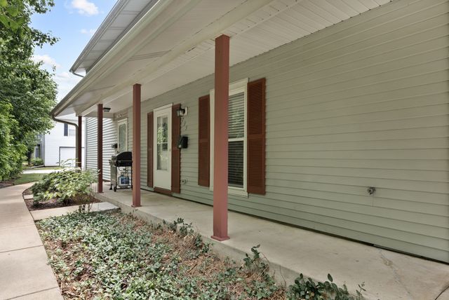 735 Wellington Avenue, Elk Grove Village, IL 60007
