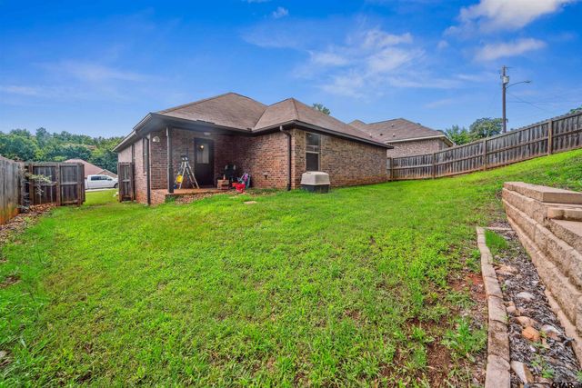 414 Tara Ln., Troup, TX 75789