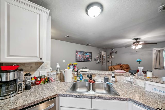 414 Tara Ln., Troup, TX 75789