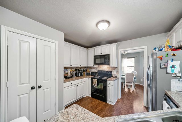 414 Tara Ln., Troup, TX 75789