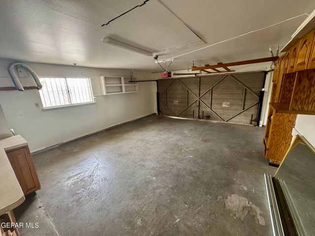 142 CLAIREMONT Road, El Paso, TX 79912