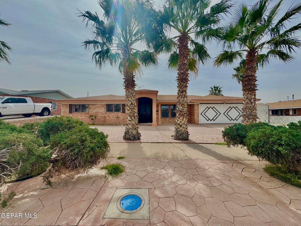 142 CLAIREMONT Road, El Paso, TX 79912