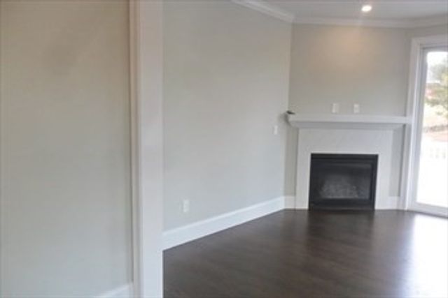 87 East Main Street 87, Hopkinton, MA 01748