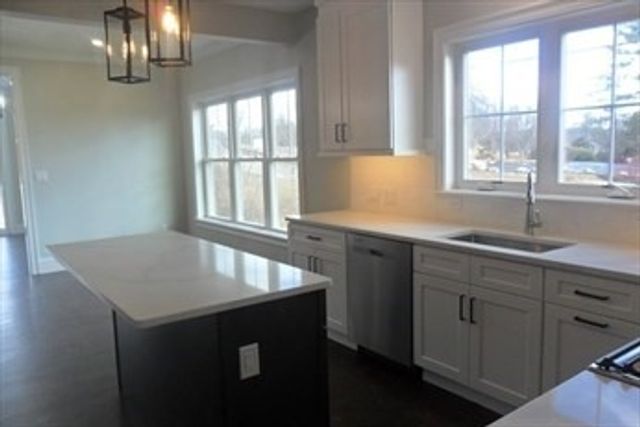 87 East Main Street 87, Hopkinton, MA 01748