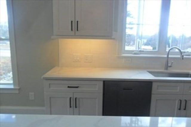 87 East Main Street 87, Hopkinton, MA 01748