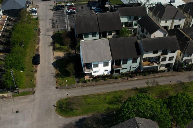 2205 Bastrop Street, Houston, TX 77003