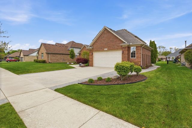 29043 Bay Pointe Drive, Chesterfield Twp, MI 48047