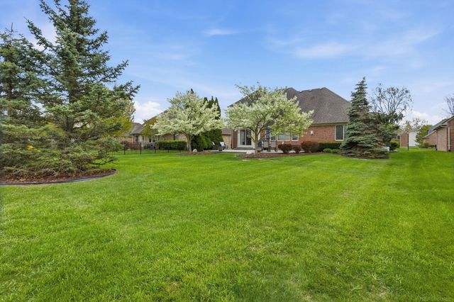 29043 Bay Pointe Drive, Chesterfield Twp, MI 48047
