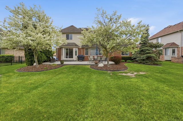 29043 Bay Pointe Drive, Chesterfield Twp, MI 48047