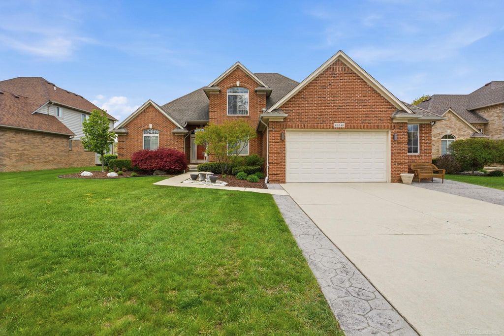 29043 Bay Pointe Drive, Chesterfield Twp, MI 48047