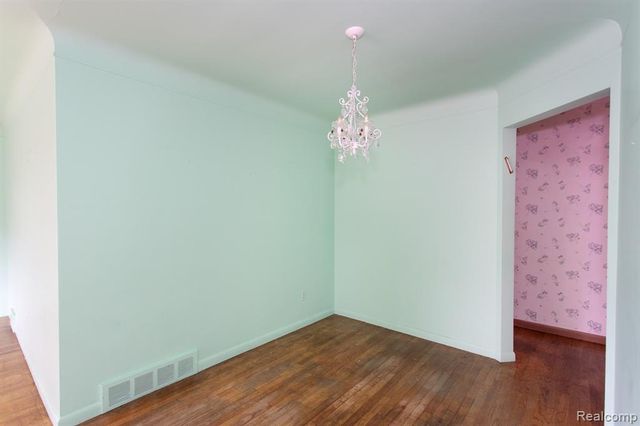 14420 Vernon Street, Oak Park, MI 48237