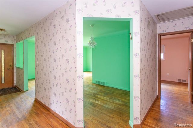 14420 Vernon Street, Oak Park, MI 48237