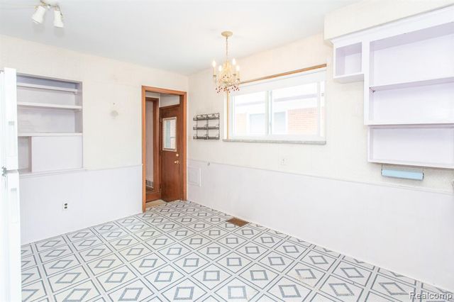 14420 Vernon Street, Oak Park, MI 48237