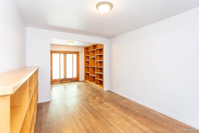 14420 Vernon Street, Oak Park, MI 48237