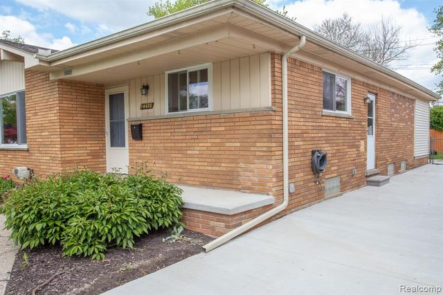 14420 Vernon Street, Oak Park, MI 48237