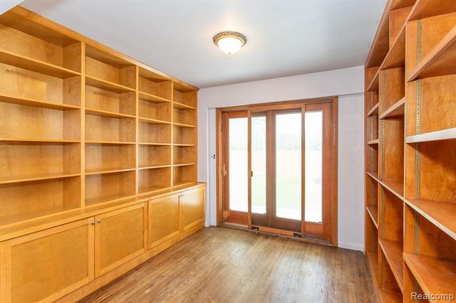 14420 Vernon Street, Oak Park, MI 48237