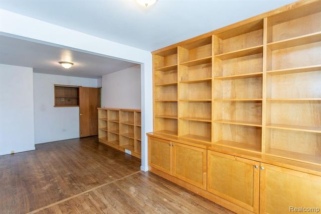 14420 Vernon Street, Oak Park, MI 48237