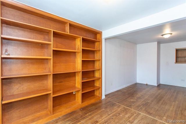 14420 Vernon Street, Oak Park, MI 48237