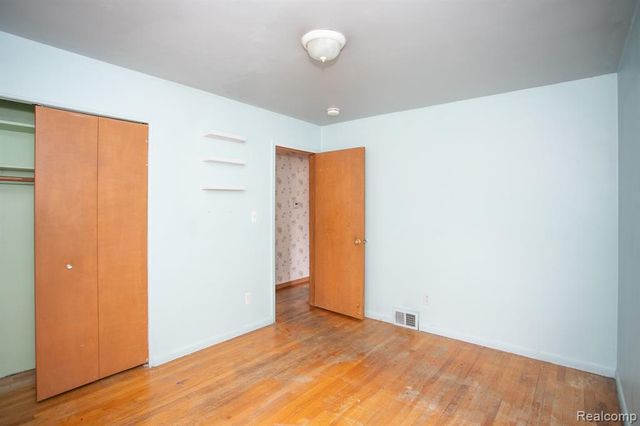 14420 Vernon Street, Oak Park, MI 48237