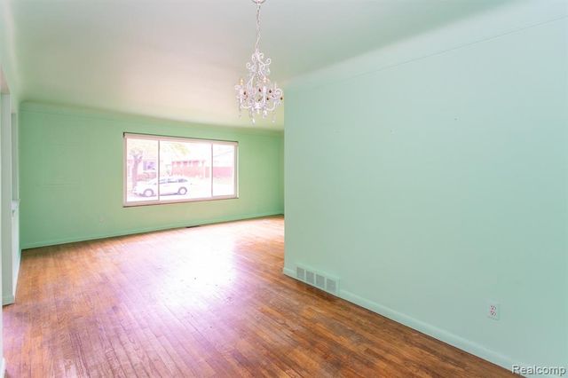 14420 Vernon Street, Oak Park, MI 48237