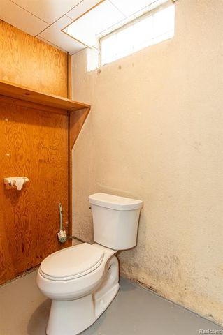 14420 Vernon Street, Oak Park, MI 48237