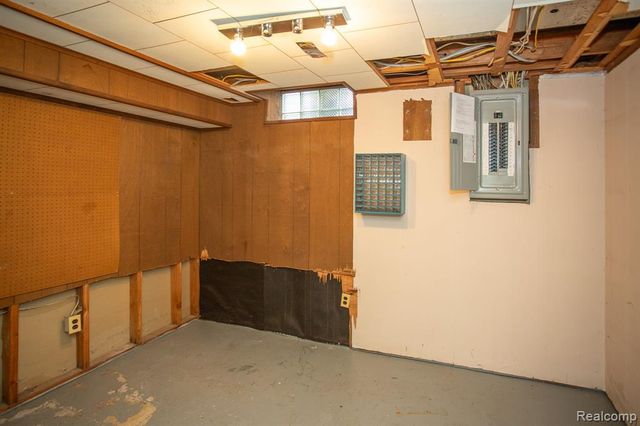 14420 Vernon Street, Oak Park, MI 48237