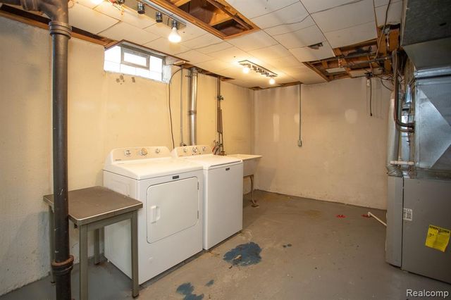 14420 Vernon Street, Oak Park, MI 48237