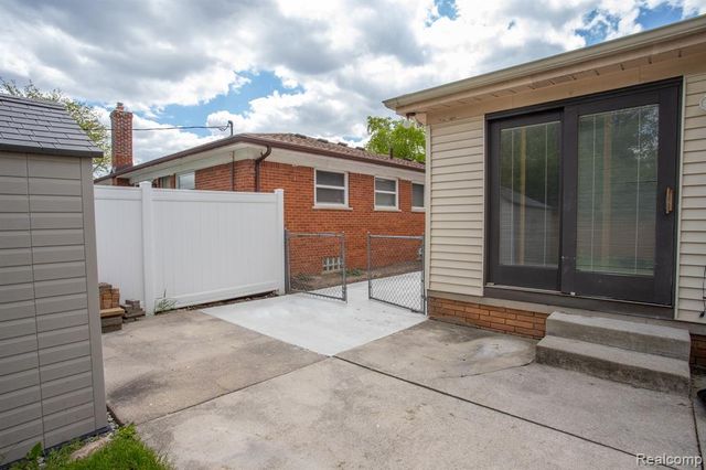14420 Vernon Street, Oak Park, MI 48237