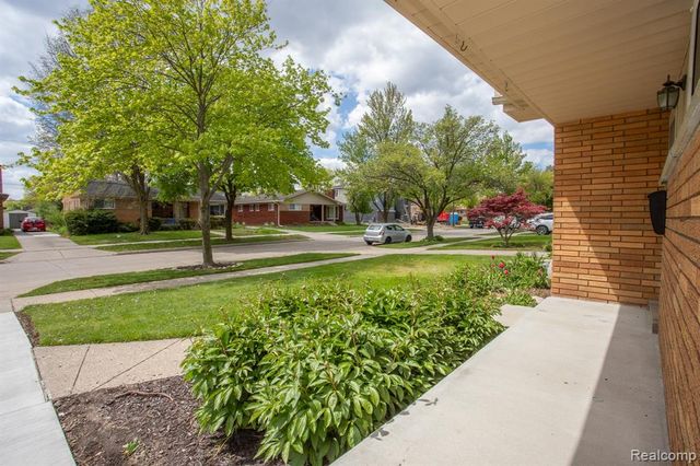 14420 Vernon Street, Oak Park, MI 48237