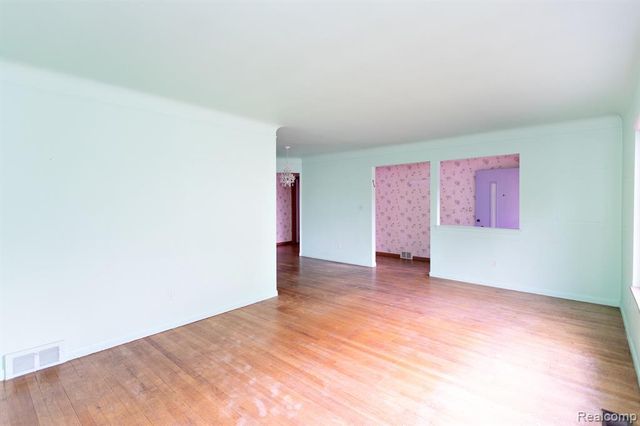 14420 Vernon Street, Oak Park, MI 48237