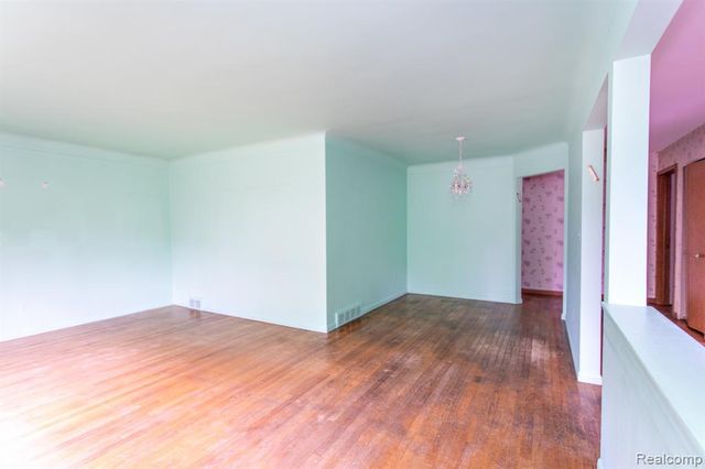 14420 Vernon Street, Oak Park, MI 48237