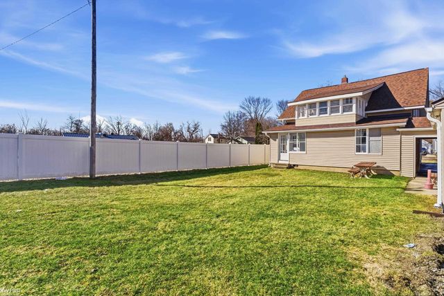 216 N Genesee Street, Davison, MI 48423