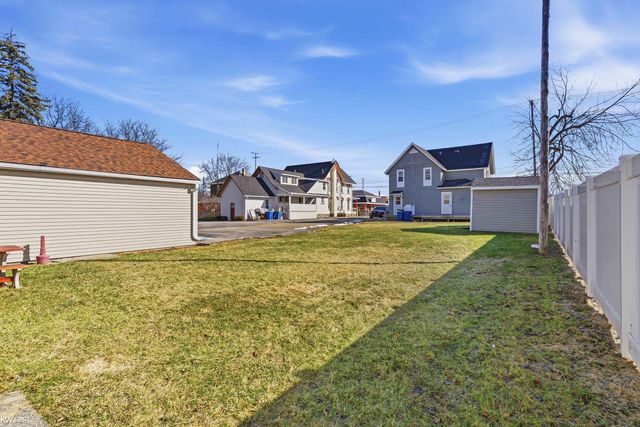 216 N Genesee Street, Davison, MI 48423