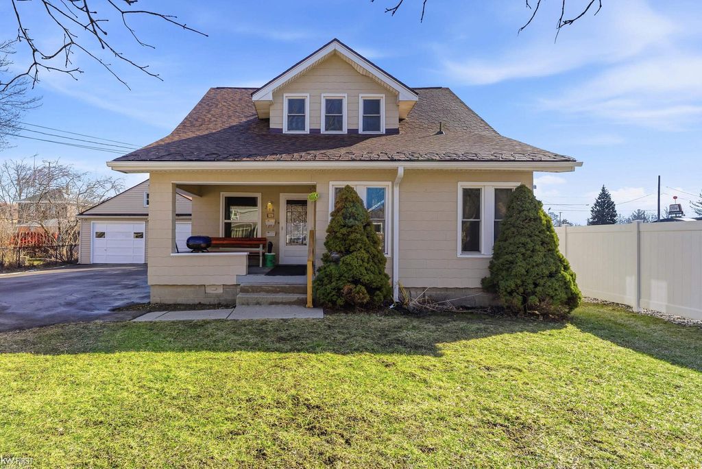 216 N Genesee Street, Davison, MI 48423