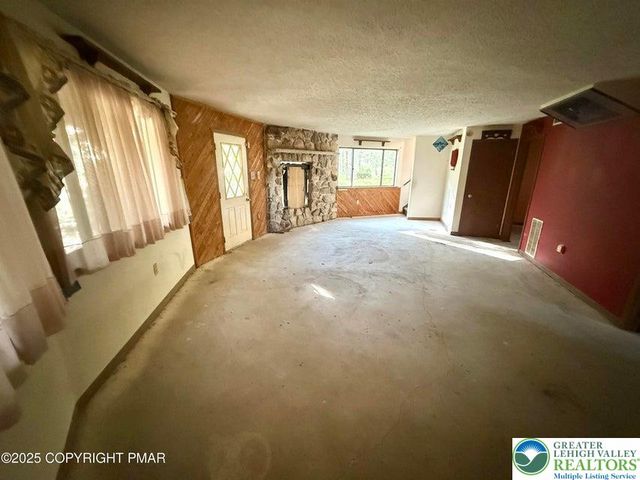 101 Dogwood Drive, Penn Forest Twp, PA 18229