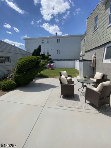 402 Cliff St, Fairview Boro, NJ 07022