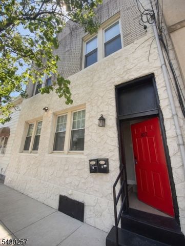 402 Cliff St, Fairview Boro, NJ 07022