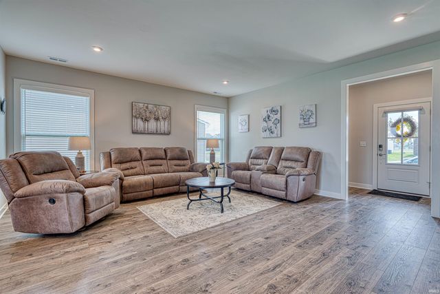 3127 Dowgate Drive, Newburgh, IN 47630
