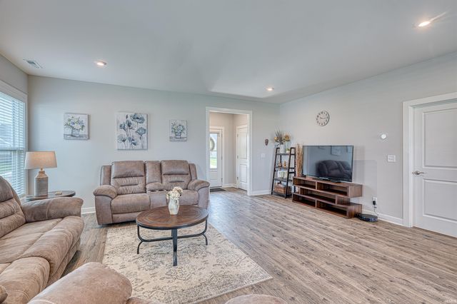 3127 Dowgate Drive, Newburgh, IN 47630