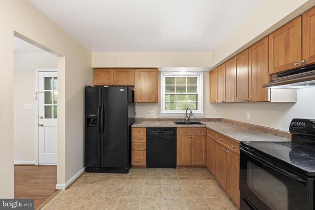 8621 BUCKBOARD DR, Alexandria, VA 22308