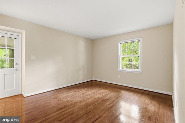 8621 BUCKBOARD DR, Alexandria, VA 22308