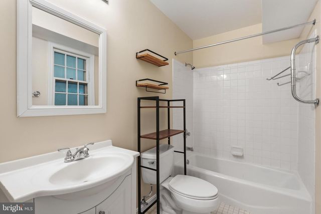 8621 BUCKBOARD DR, Alexandria, VA 22308