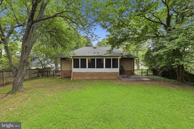 8621 BUCKBOARD DR, Alexandria, VA 22308