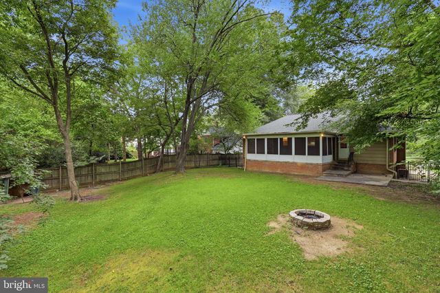 8621 BUCKBOARD DR, Alexandria, VA 22308