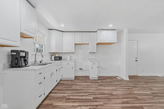 1108 Greenbrook Drive, Greenfield, IN 46140