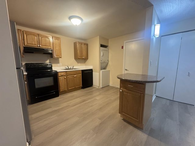37 Alice Dr Apt 125, Concord, NH 03303